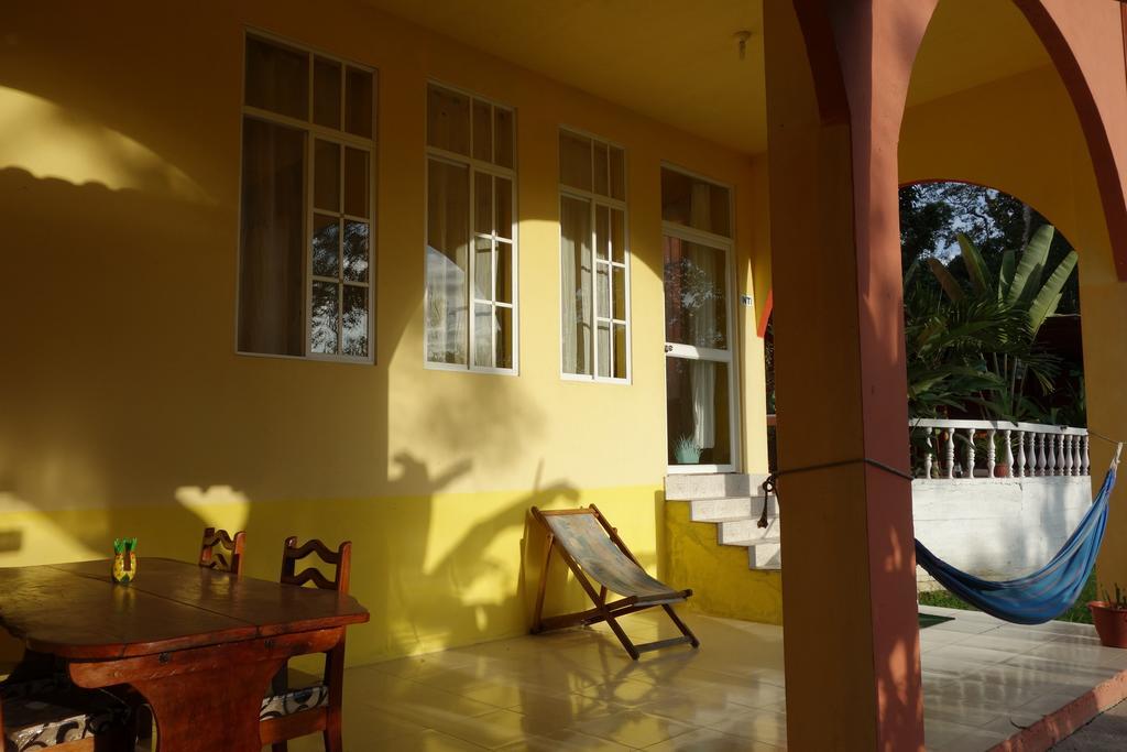 Hostal Tena Naui Exterior foto