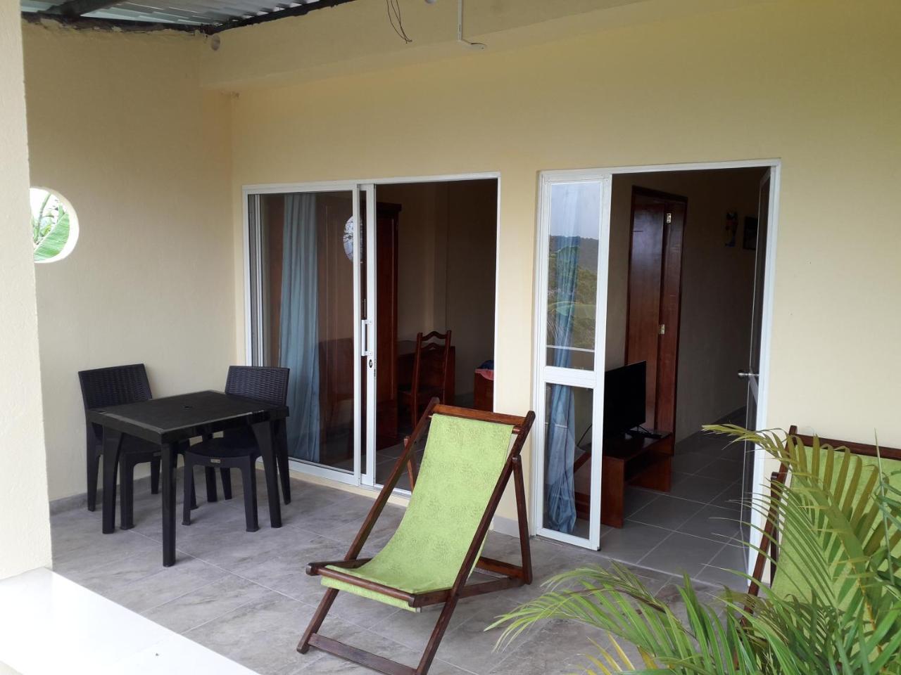 Hostal Tena Naui Exterior foto